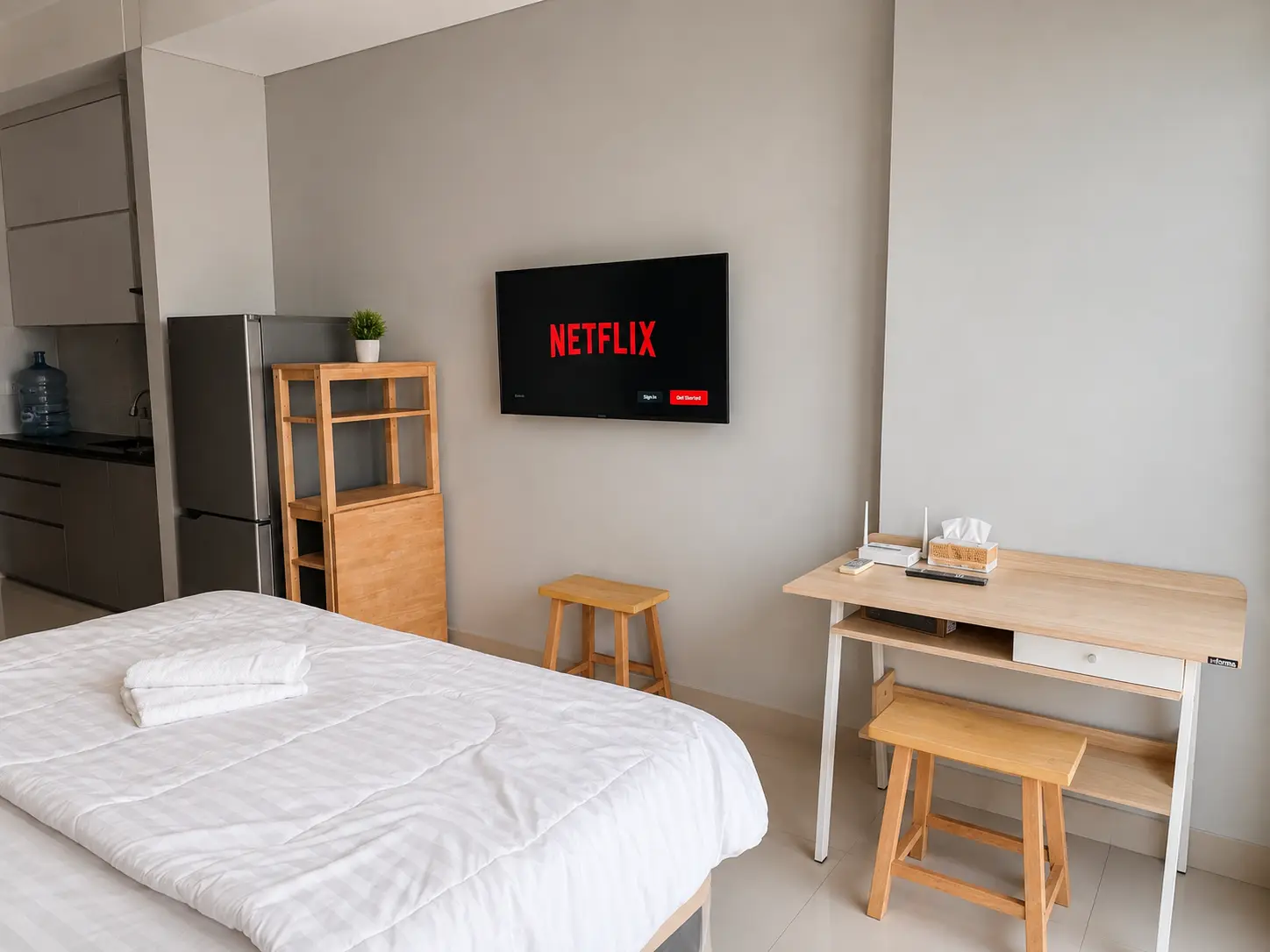 Smart Tv and Dining Area